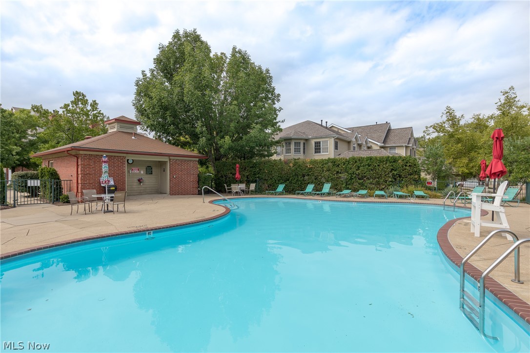 Fox Hollow/Woodhawk Condo - Residential