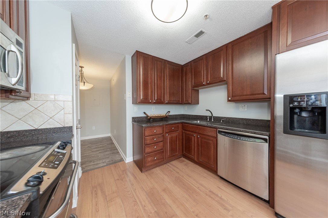 Fox Hollow/Woodhawk Condo - Residential