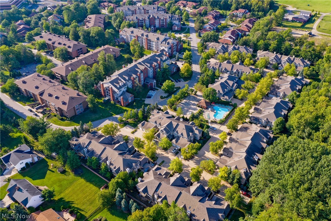 Fox Hollow/Woodhawk Condo - Residential