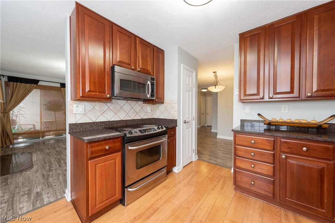 Fox Hollow/Woodhawk Condo - Residential