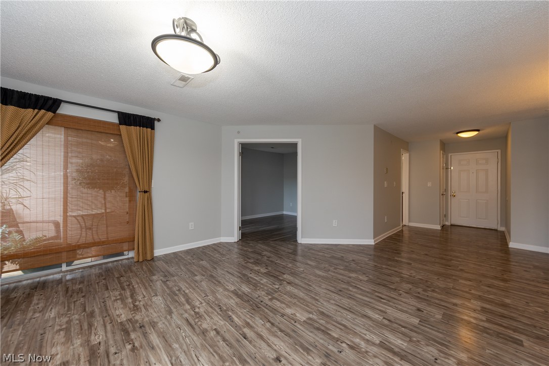 Fox Hollow/Woodhawk Condo - Residential