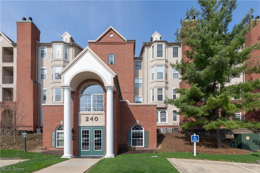 Fox Hollow/Woodhawk Condo - Residential