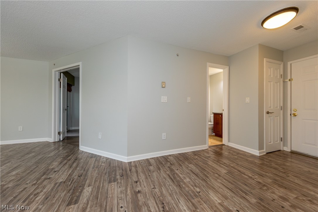 Fox Hollow/Woodhawk Condo - Residential