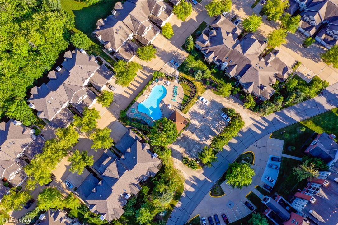 Fox Hollow/Woodhawk Condo - Residential