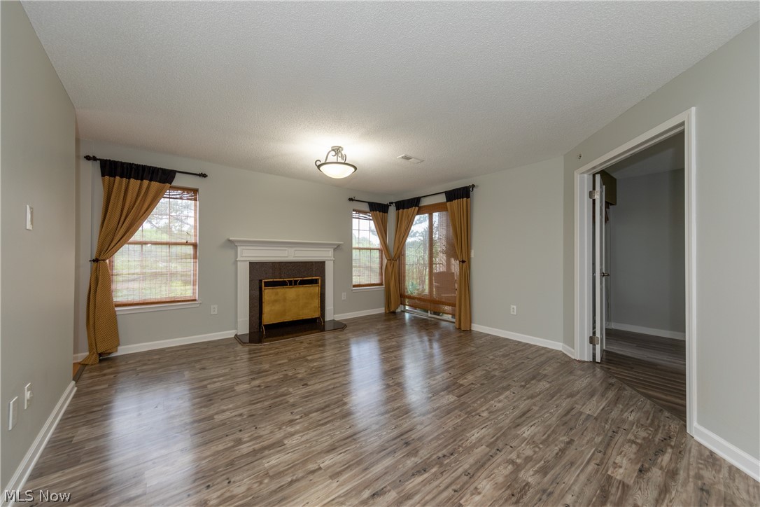 Fox Hollow/Woodhawk Condo - Residential