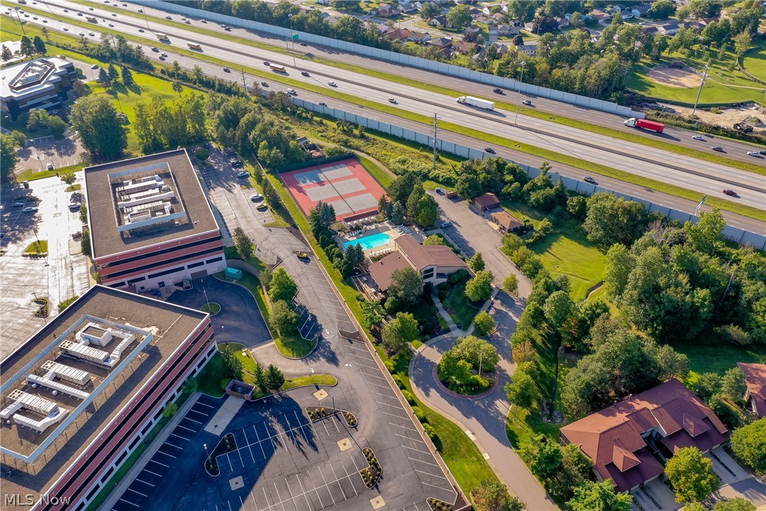 Fox Hollow/Woodhawk Condo - Residential