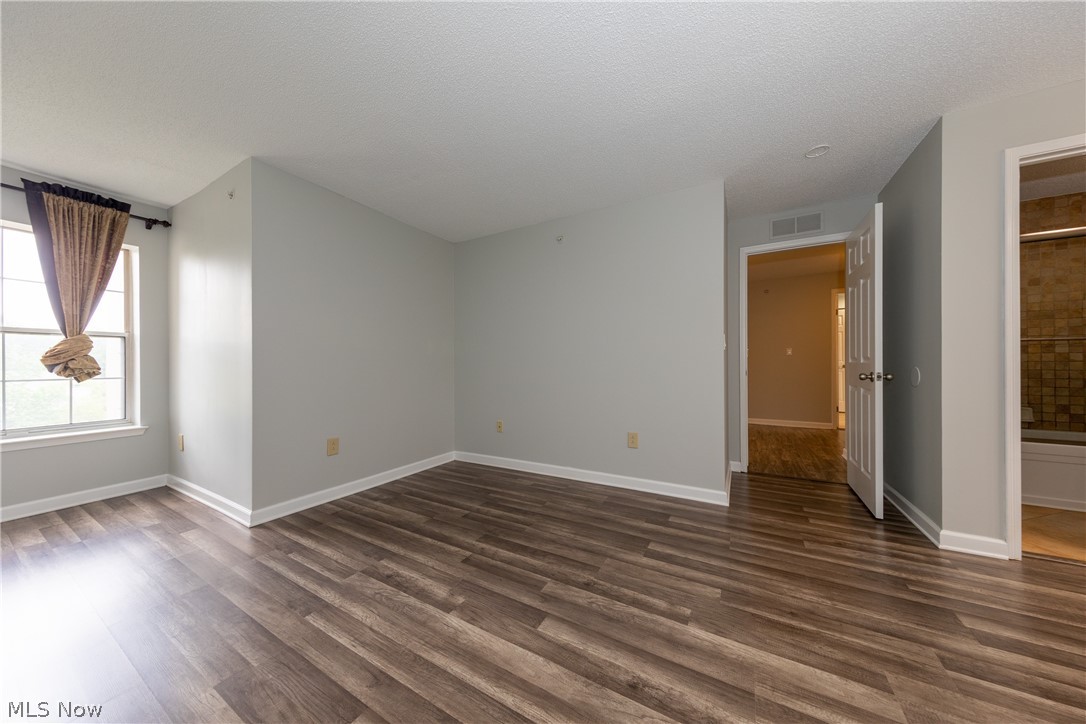 Fox Hollow/Woodhawk Condo - Residential