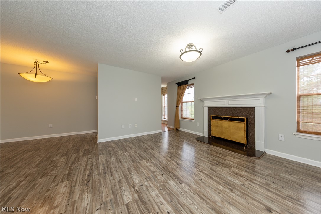 Fox Hollow/Woodhawk Condo - Residential