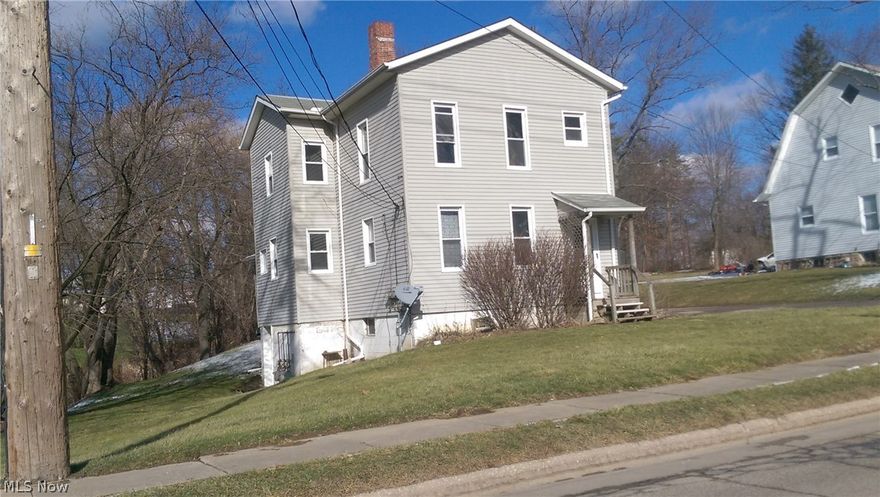 Cardinal Schools!  Nice 2 bedroom apartment.  Depending on your needs you could use the large bedroom for the living room and the other area as a dining area and still have the small bedroom for a nice 1 bedroom apartment.  There are laundry hook ups to your own gas and electric utilities in the shared basement.  The basement has an outside entrance so you can even store a bike down there easily.  The bathroom is somewhat narrow and is accessed thru the smaller bedroom.  Very cute apartment with nice high ceilings.  No pets and no smoking on the property, please.  This is the center main floor unit of this well cared for tri-plex.
