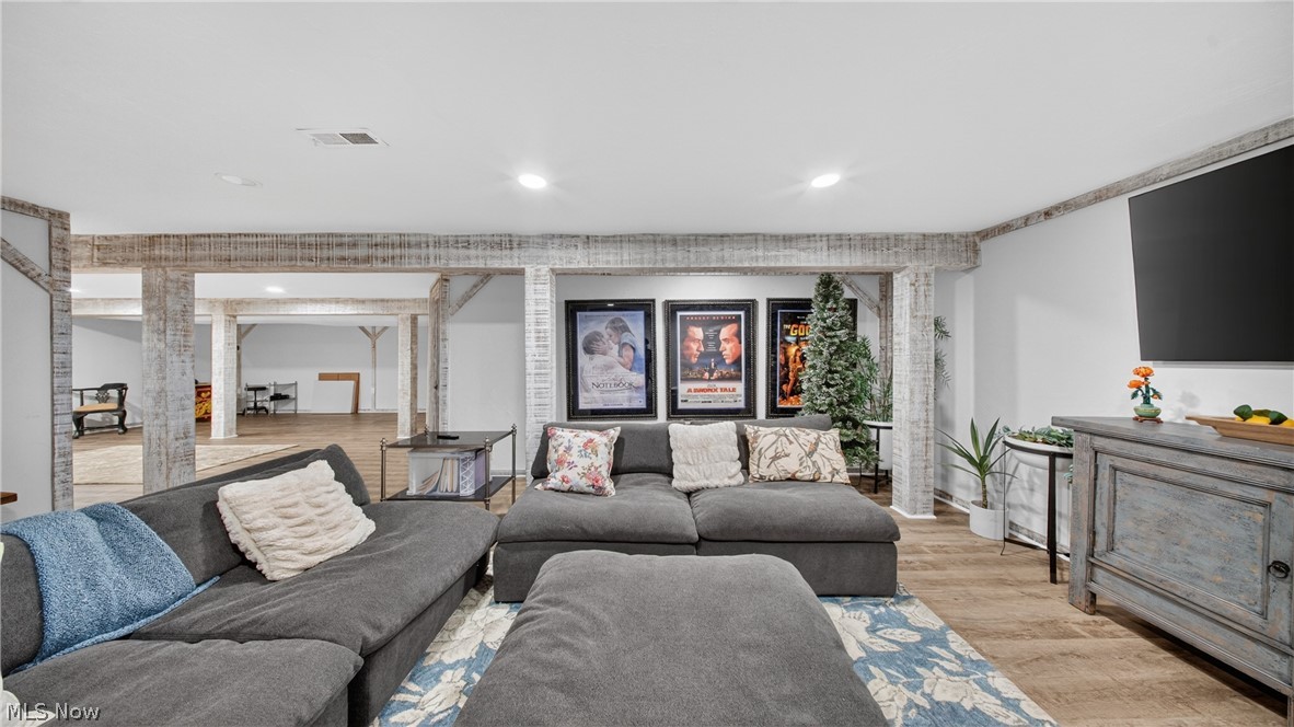 Hunting Vly Farms - Residential