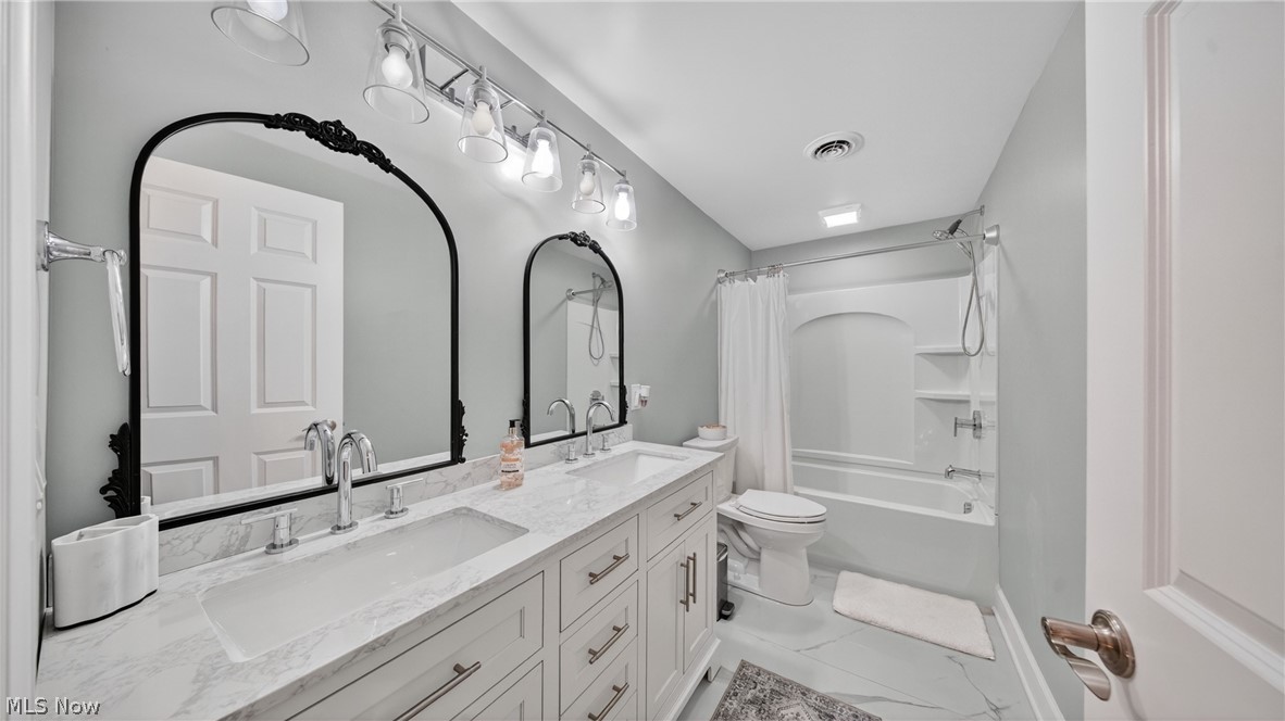 Hunting Vly Farms - Residential