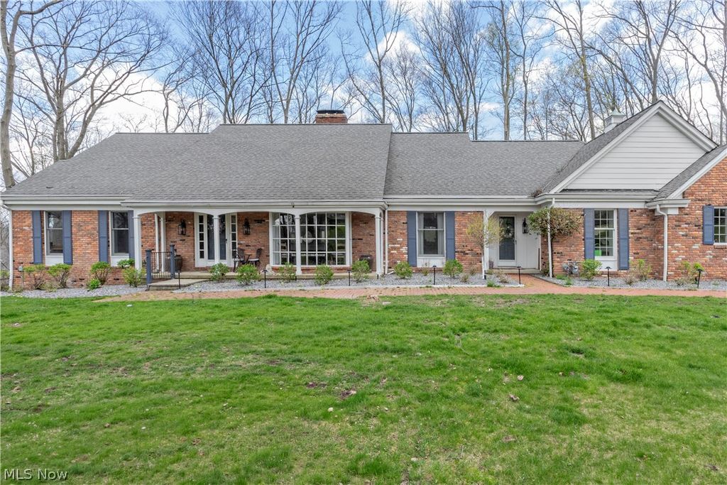 Photo of 25 Hopewell Trail, Moreland Hills, OH 44022 (MLS # 5202269)