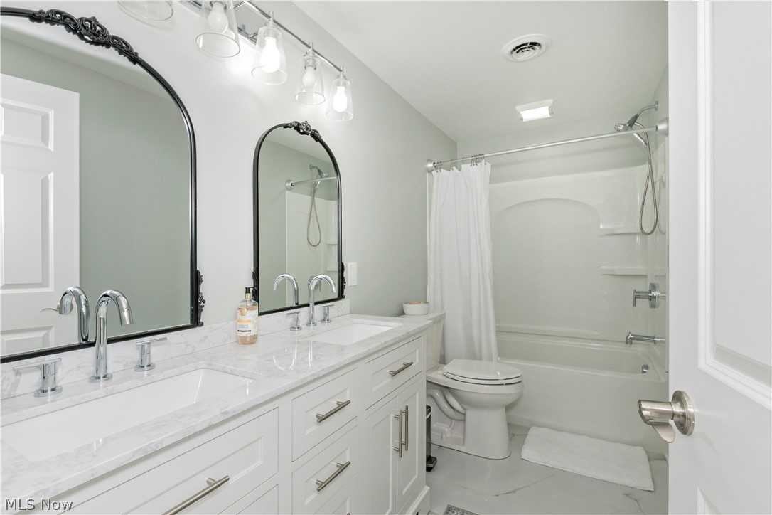 Hunting Vly Farms - Residential
