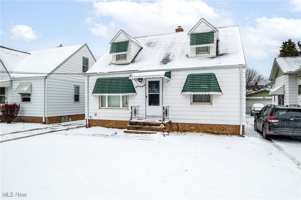 Photo of 6220 Traymore Avenue, Brooklyn, OH 44144 (MLS # 5177210)