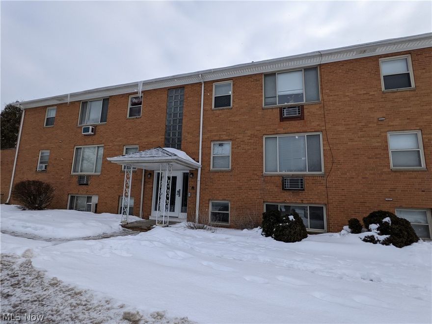 12 unit apartment building. Entered for Comp Purposes Only