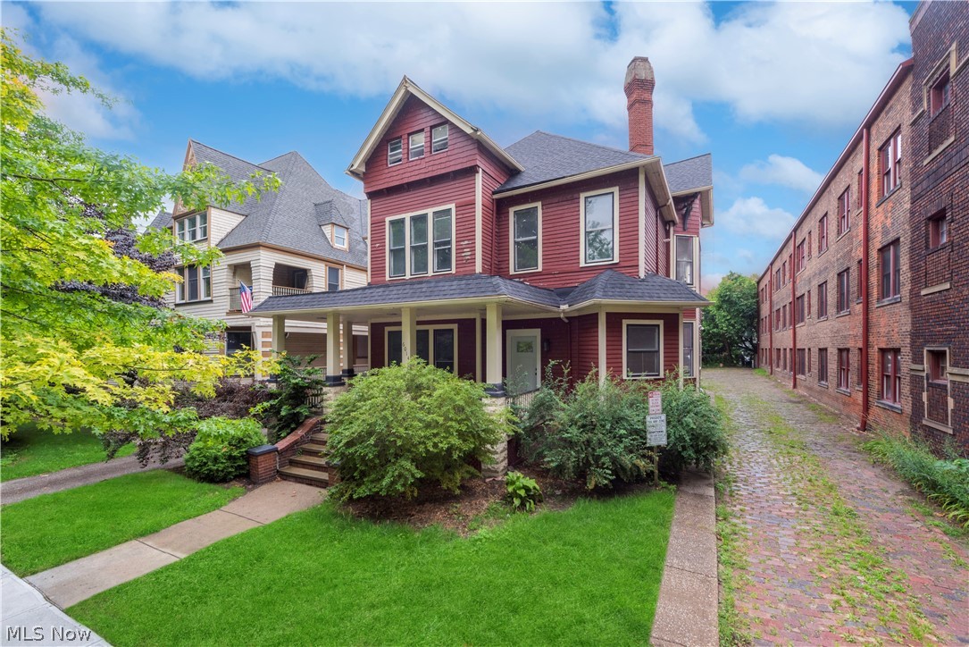 Gordon Square - Residential Lease