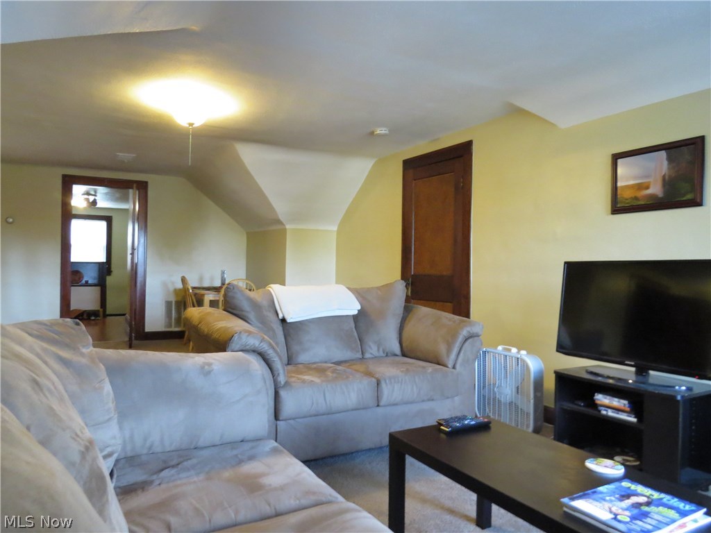 Theodore Kundtz - Residential Lease