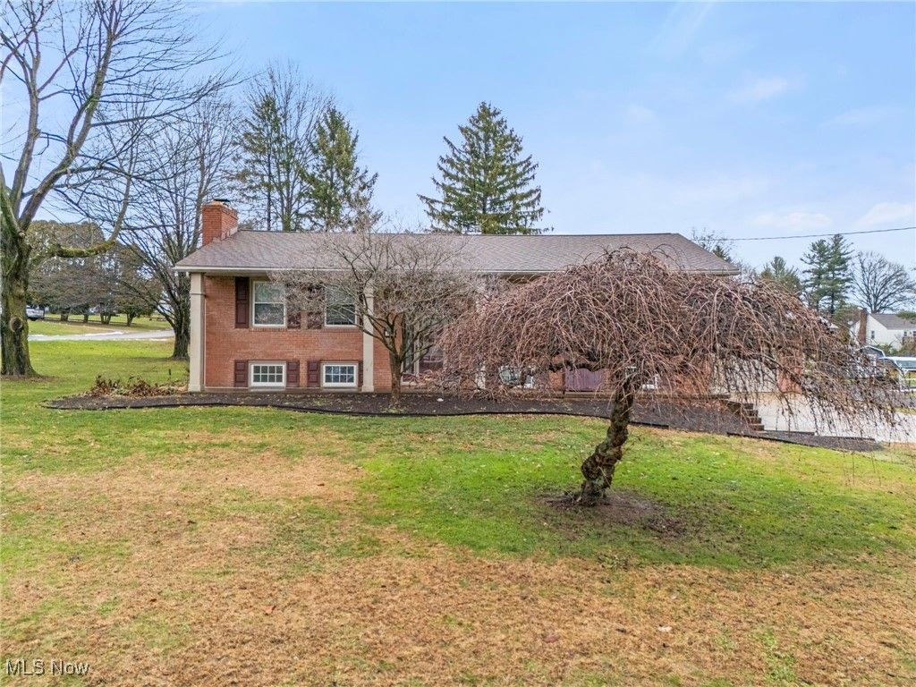 Photo of 327 39th Street SW, Canton, OH 44706 (MLS # 5175585)