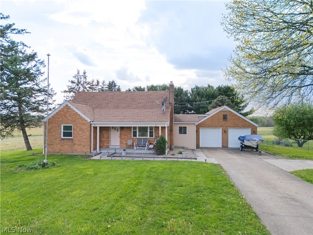 Photo of 4817 Shepler Church Avenue SW, Navarre, OH 44662 (MLS # 5203063)