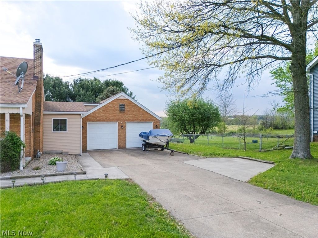 Photo of 4817 Shepler Church Avenue SW, Navarre, OH 44662 (MLS # 5203063)