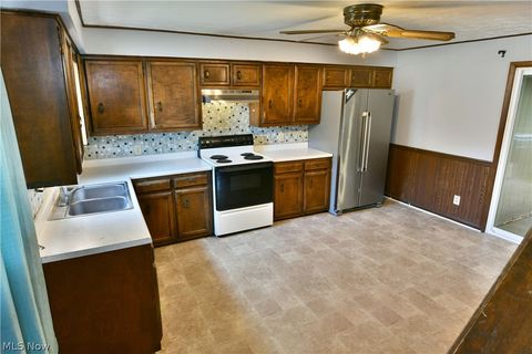 Tiny photo for 404 E Wood Street, Lowellville, OH 44436 (MLS # 5202738)