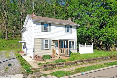 Tiny photo for 404 E Wood Street, Lowellville, OH 44436 (MLS # 5202738)