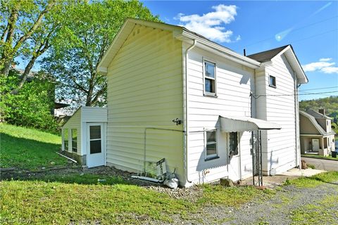Tiny photo for 404 E Wood Street, Lowellville, OH 44436 (MLS # 5202738)