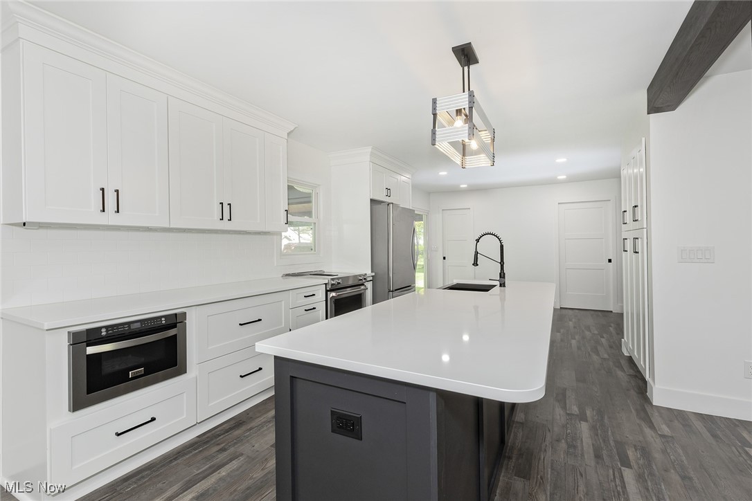 872 Stanwell Drive