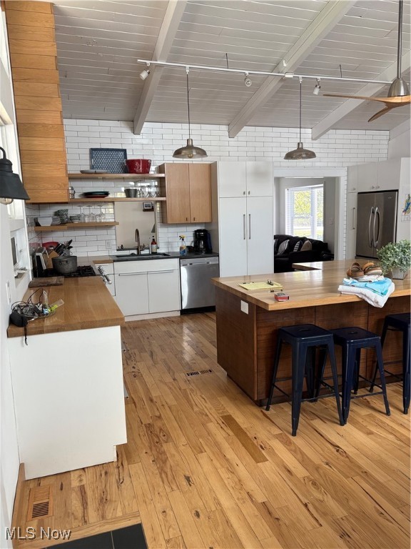 Roaming Rock Sub Xiii - Residential