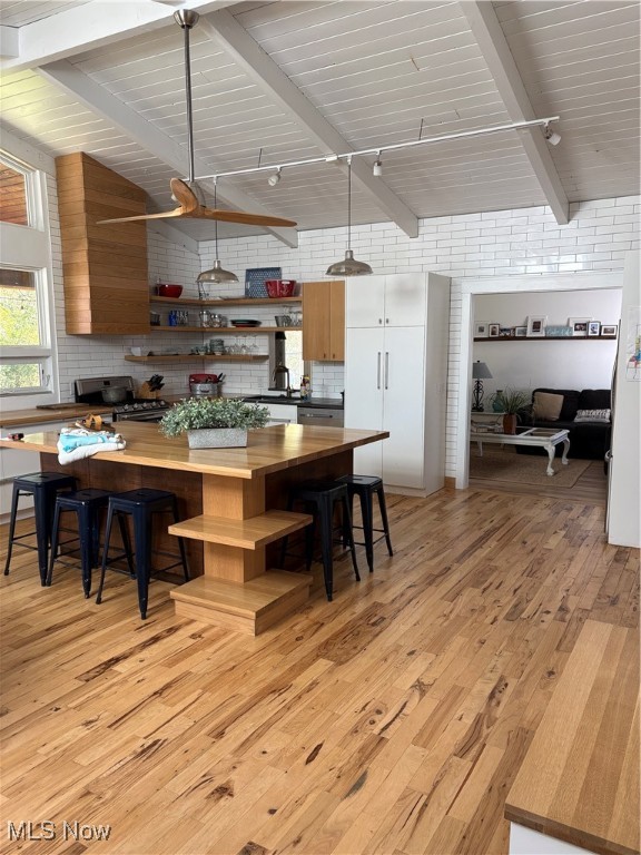 Roaming Rock Sub Xiii - Residential