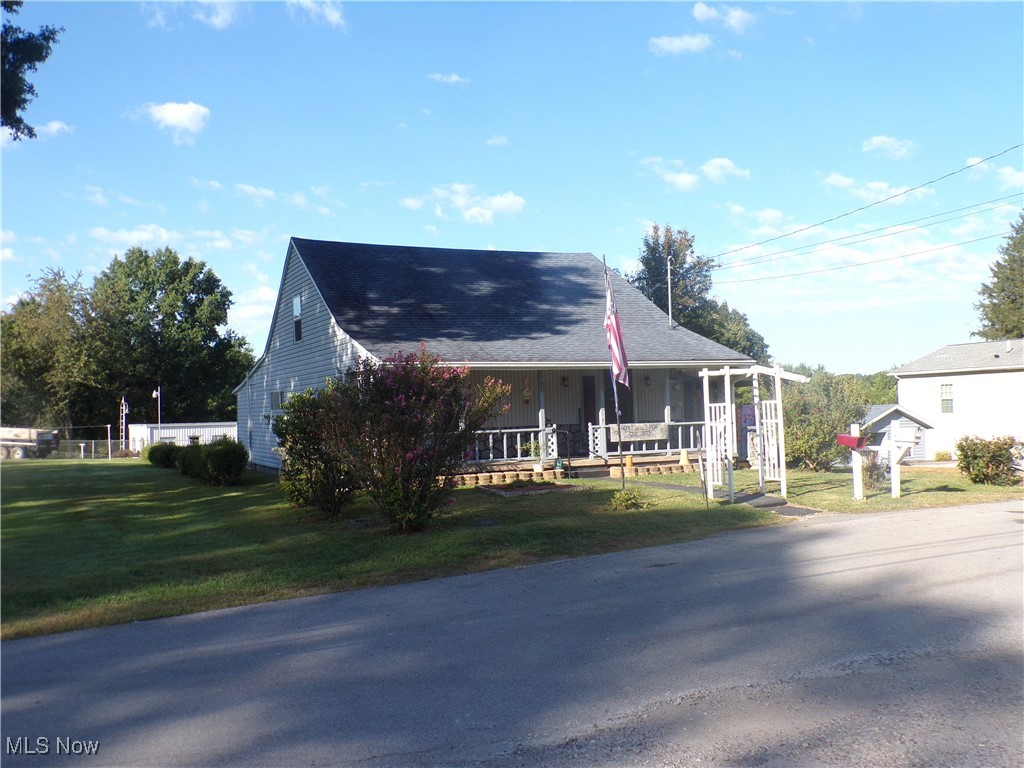 Beautiful setting in quiet neighborhood with off-street parking & rear alley access. 4 Bedrooms, 1 Baths, Laundry & very many updates.