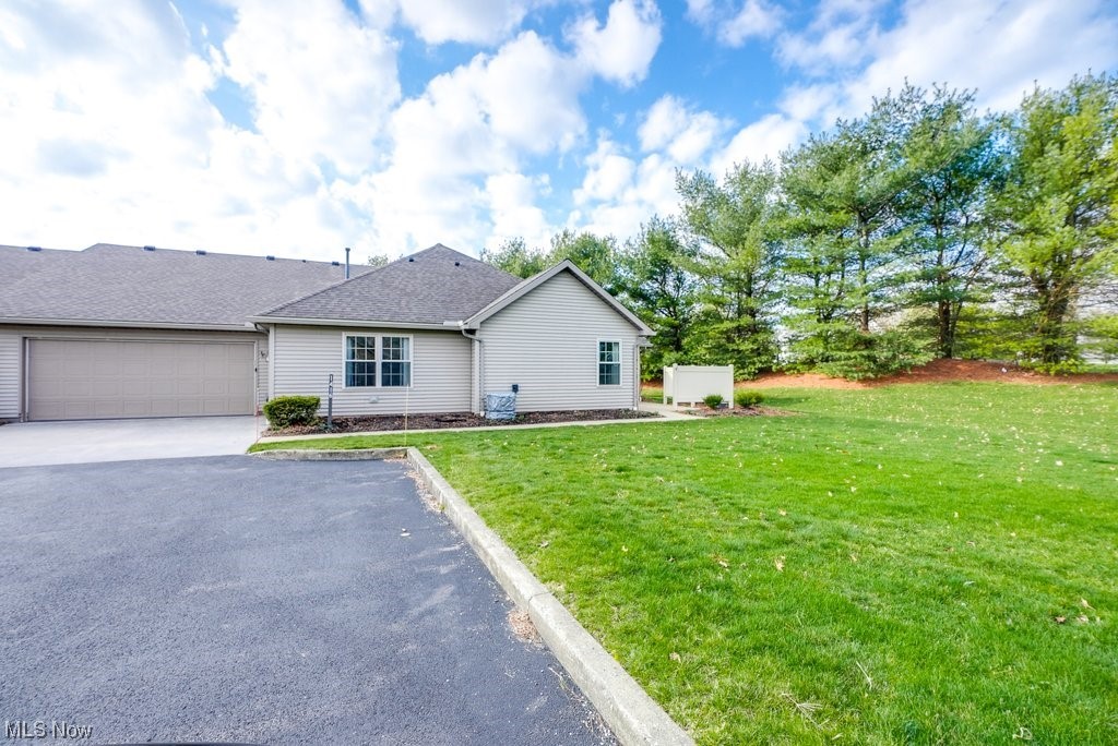 Villas/Buckingham Gate Condo - Residential