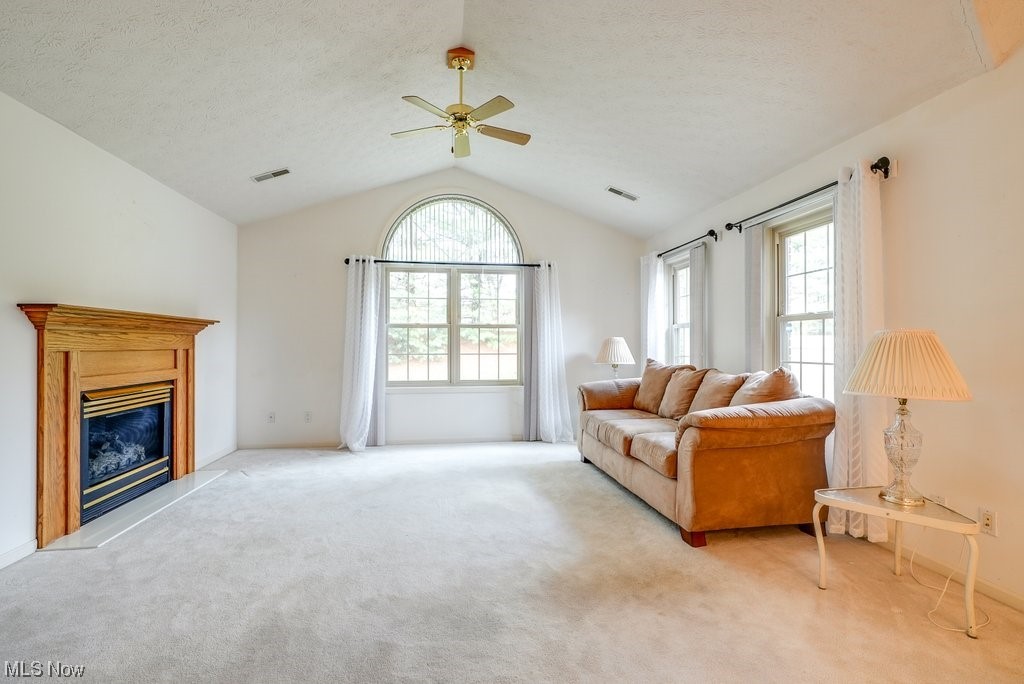 Villas/Buckingham Gate Condo - Residential