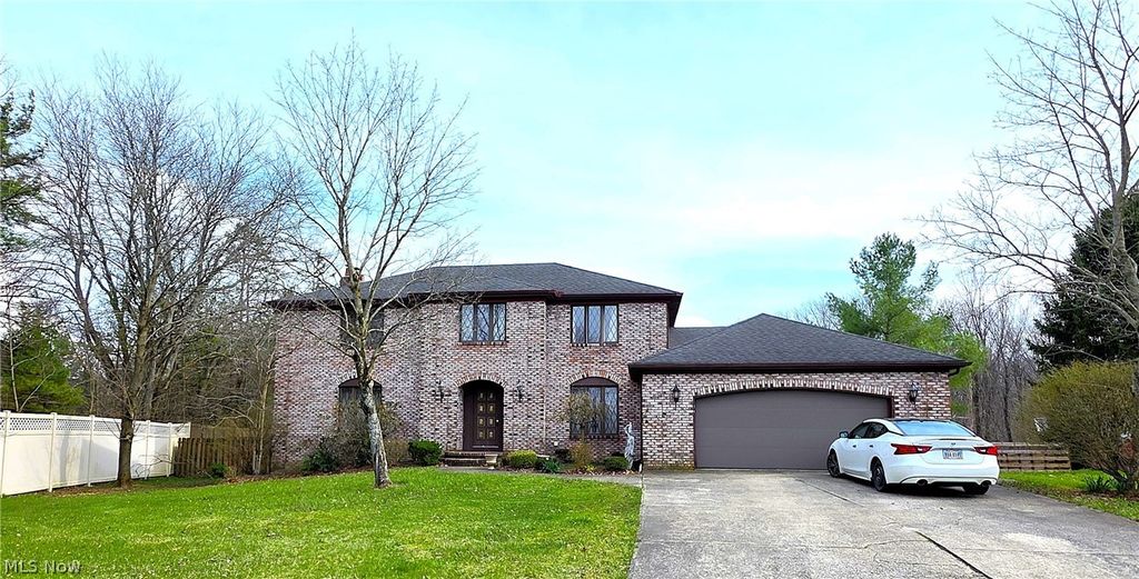 Photo of 325 Brookshire Oval, Hinckley, OH 44233 (MLS # 5198059)