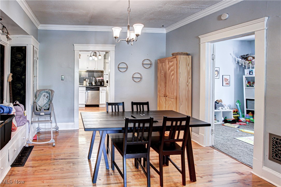 1289 W 115th Street