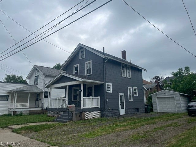 838 10th Street NE