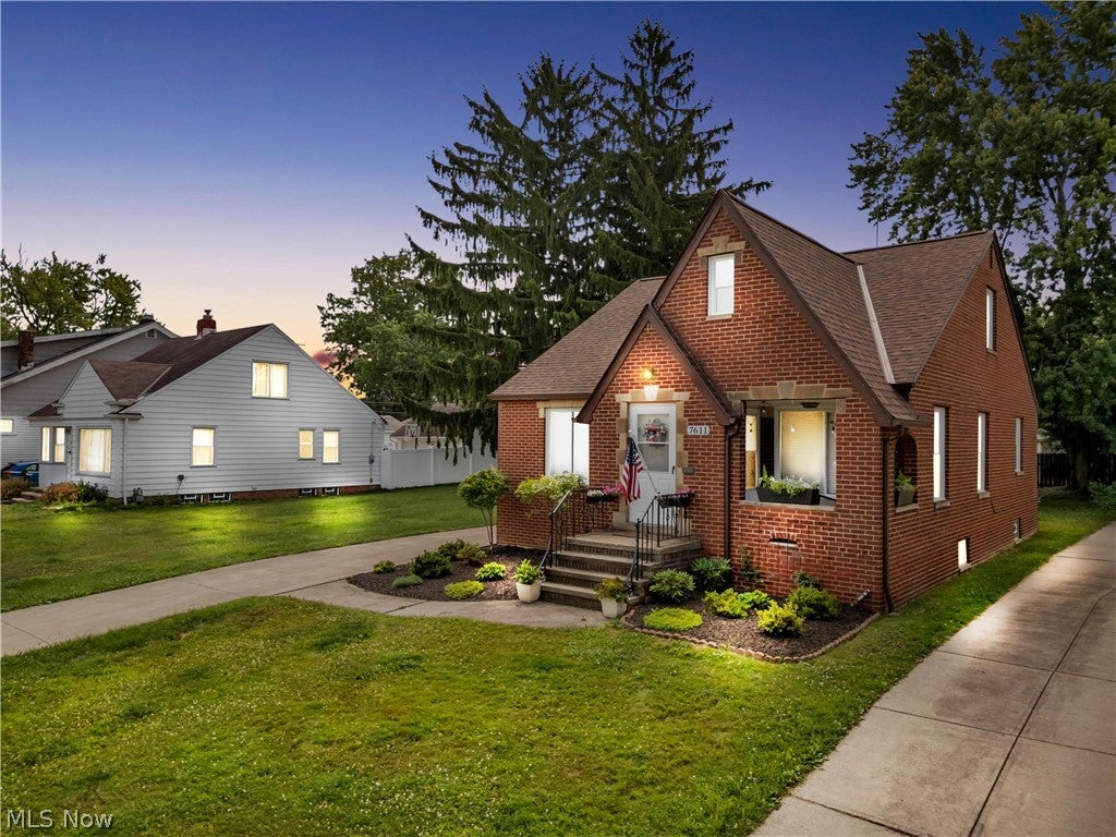 7611 Wainstead Drive