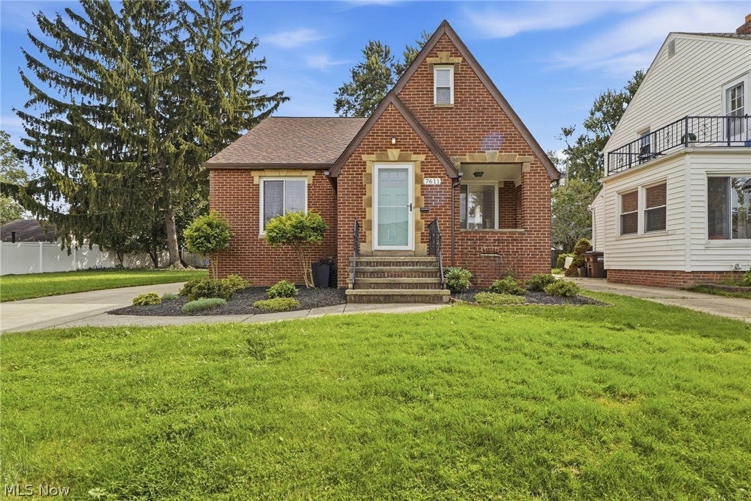 7611 Wainstead Drive