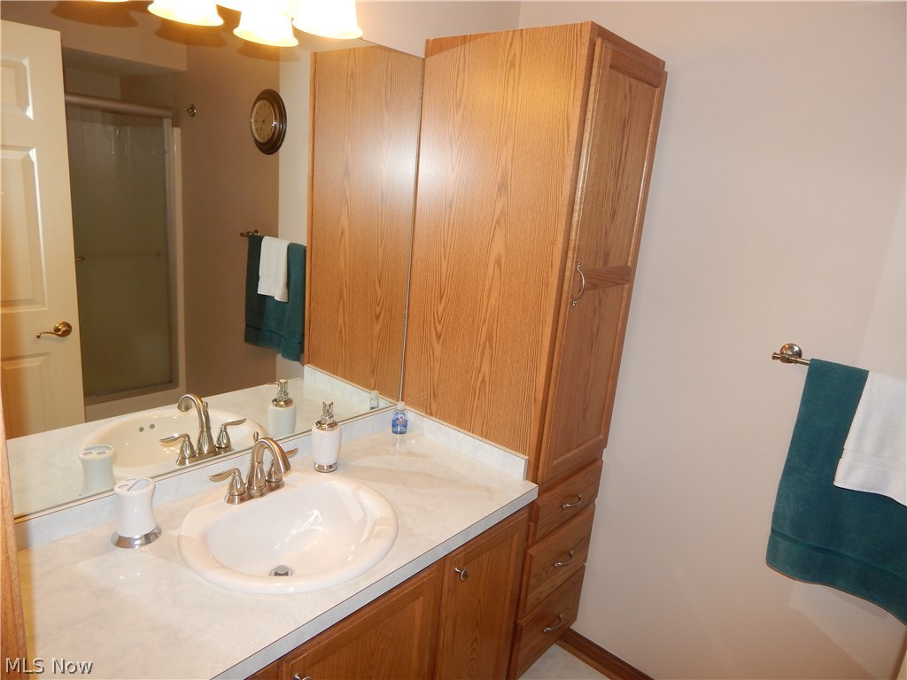 Robin Rdg Condos Ph Xl - Residential