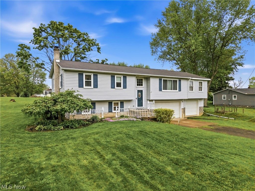Photo of 42866 Apples Way Drive, Leetonia, OH 44431 (MLS # 5205330)