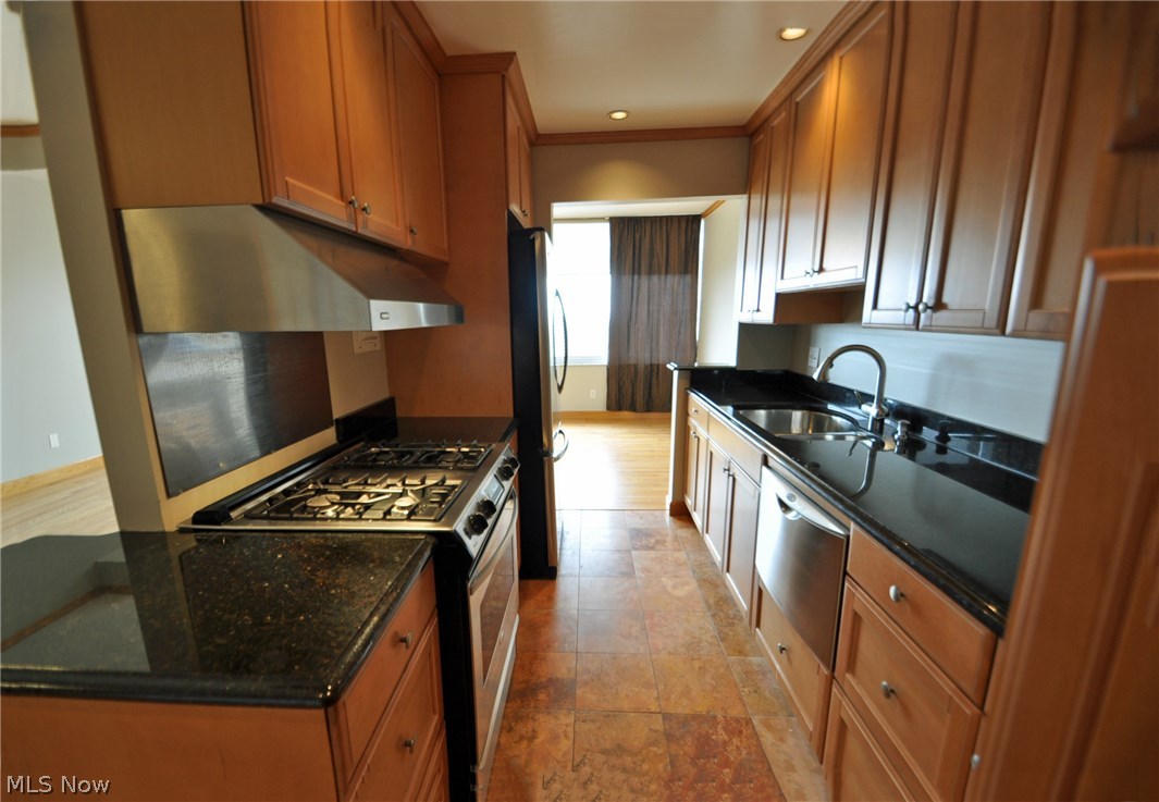 Carlyle Condo - Residential