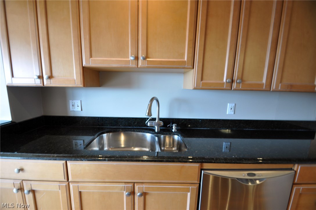 Carlyle Condo - Residential