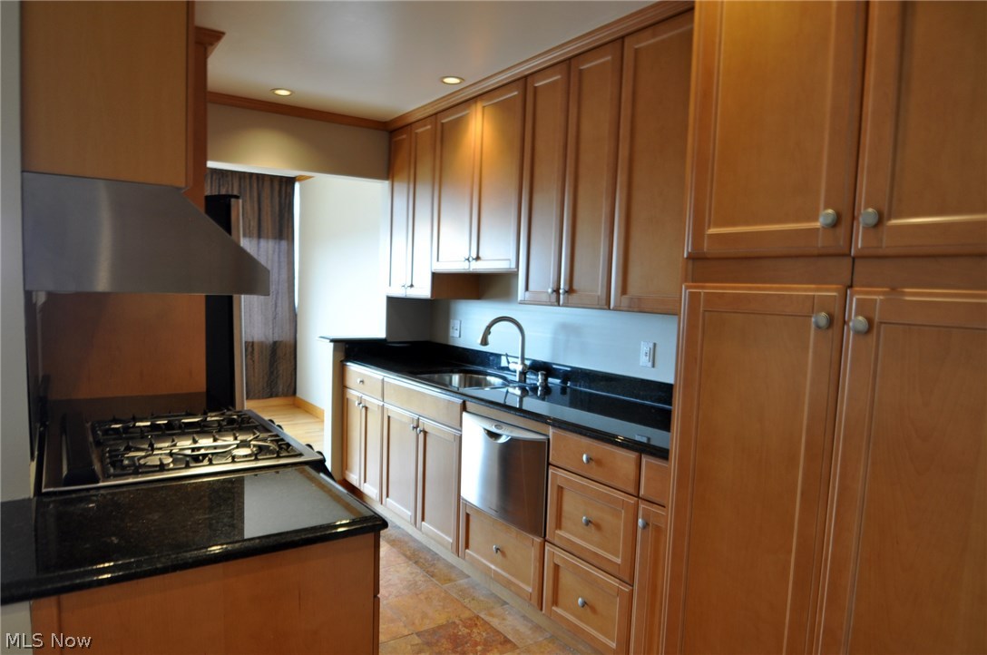 Carlyle Condo - Residential