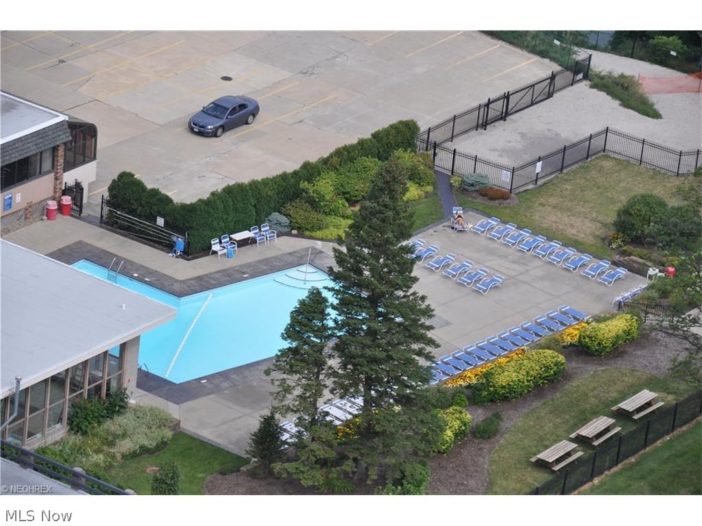 Carlyle Condo - Residential