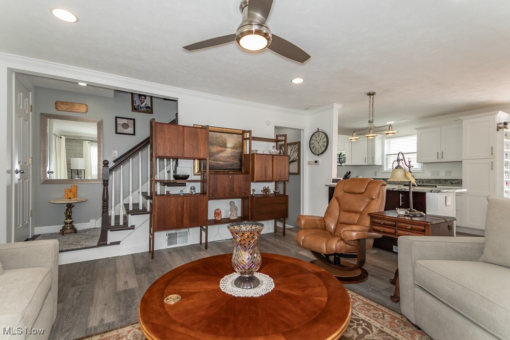 320 E 210th Street, Euclid, Ohio image 18