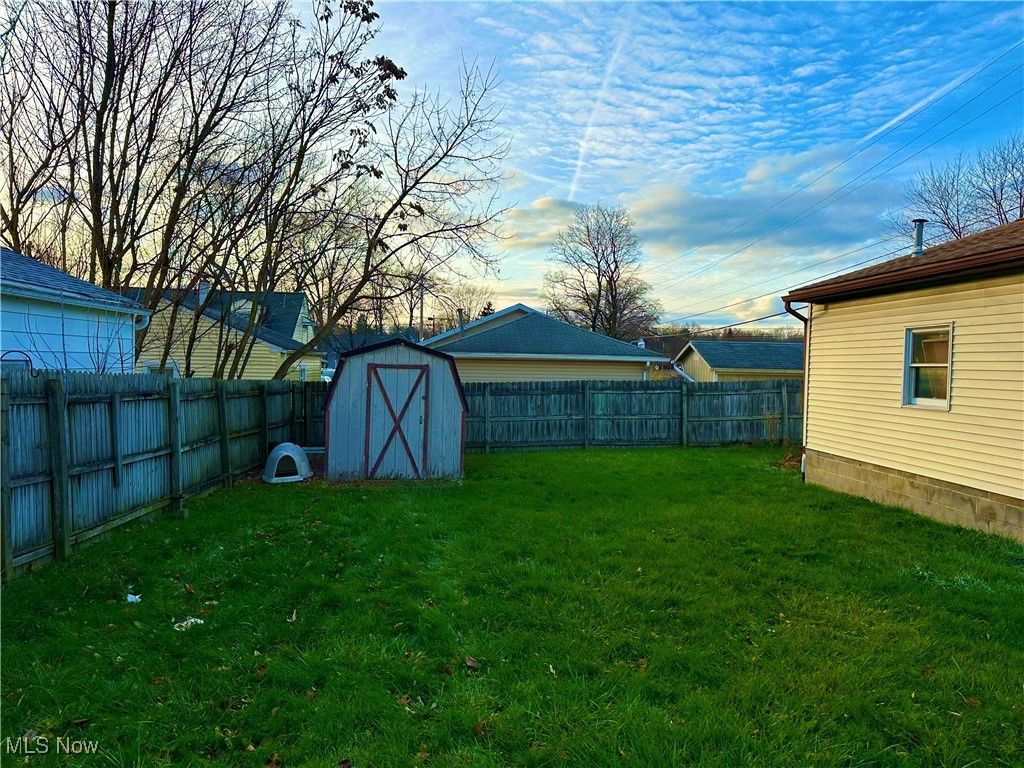 Photo of 294 N Edgehill Avenue, Austintown, OH 44515 (MLS # 5175263)