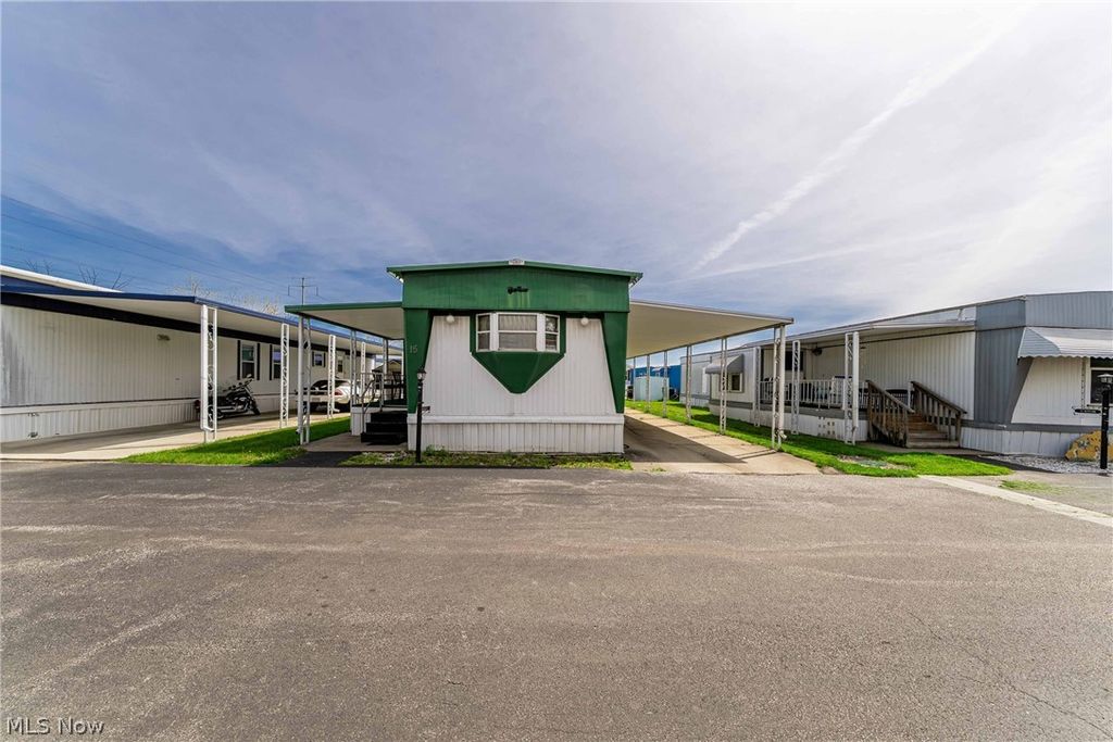 Photo of 3000 Brookpark Road #15, Cleveland, OH 44134 (MLS # 5205207)