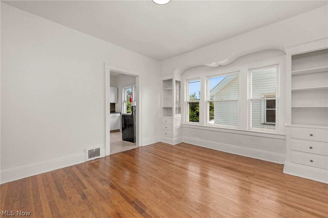 2200-2202 Wyandotte Avenue 2202