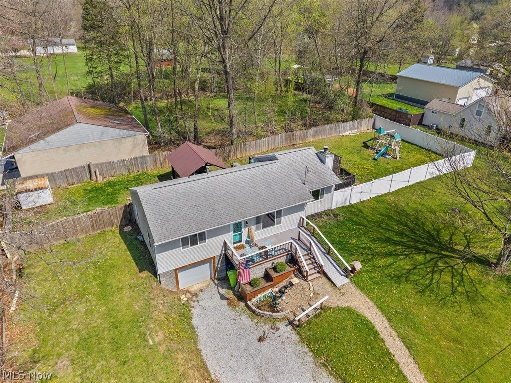 Photo of 565 Perry Road, Tallmadge, OH 44278 (MLS # 5206157)
