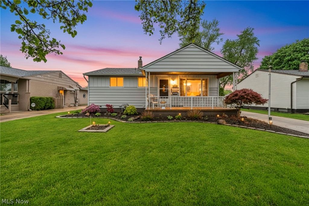 Photo of 15425 Richard Drive, Brook Park, OH 44142 (MLS # 5206052)
